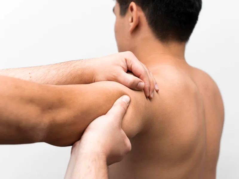 How Melbourne Chiropractic Spine & Injury Center treats rotator cuff injury in Palm Bay